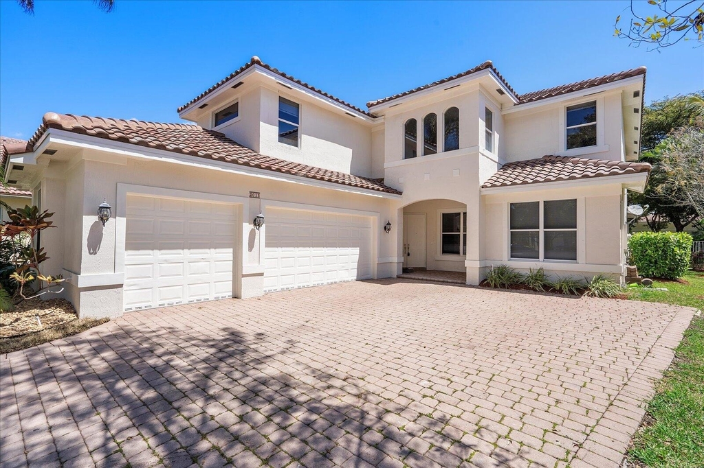 2013 Harbor View Circle - Photo 0