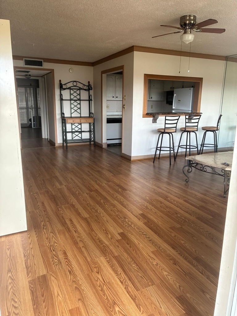700 Village Green Court - Photo 0