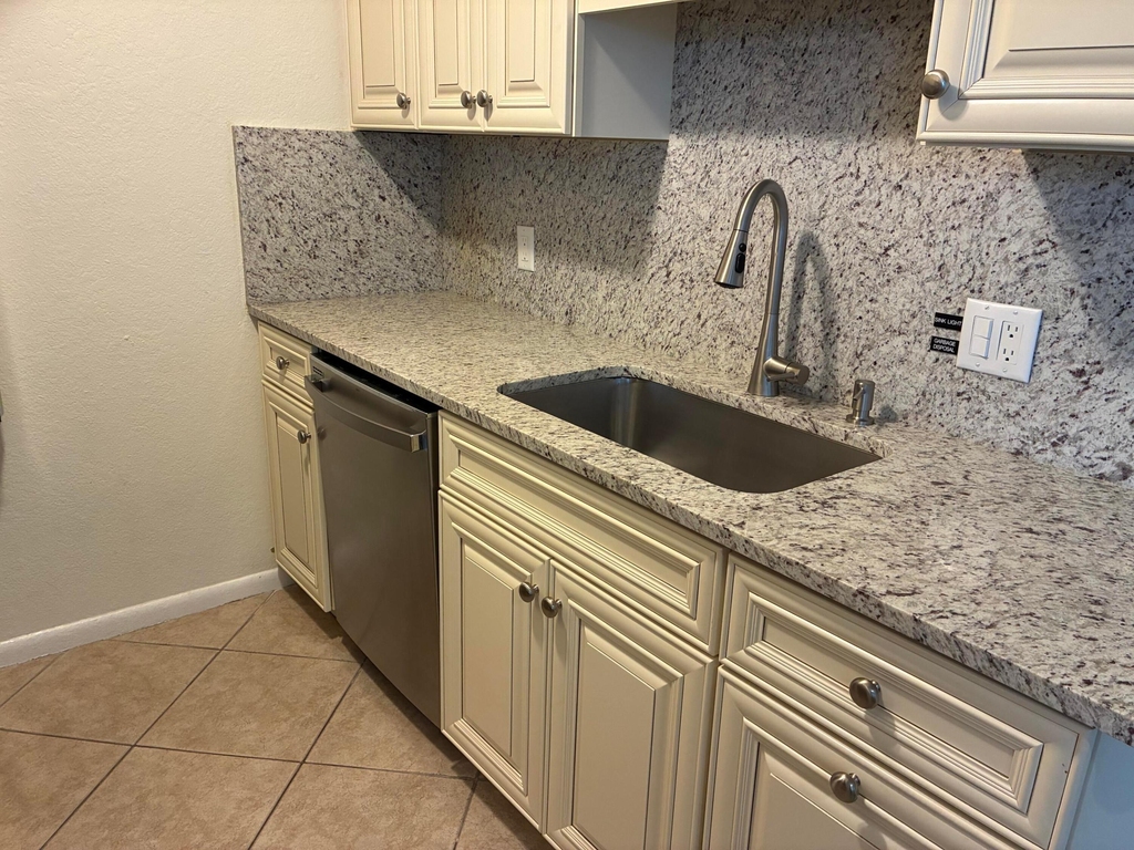 689 Ne 6th Court - Photo 6