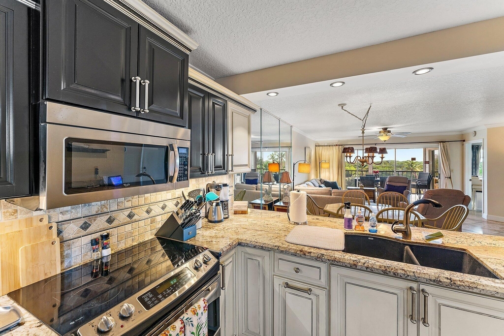 275 Palm Avenue - Photo 9