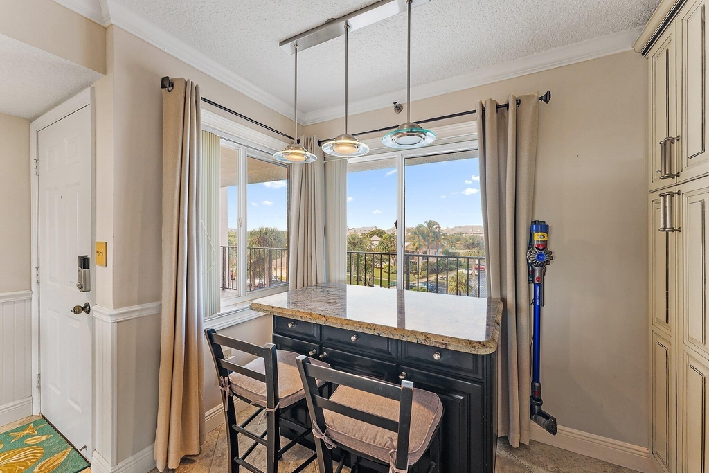 275 Palm Avenue - Photo 5