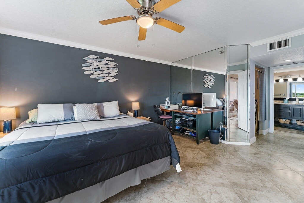 275 Palm Avenue - Photo 24