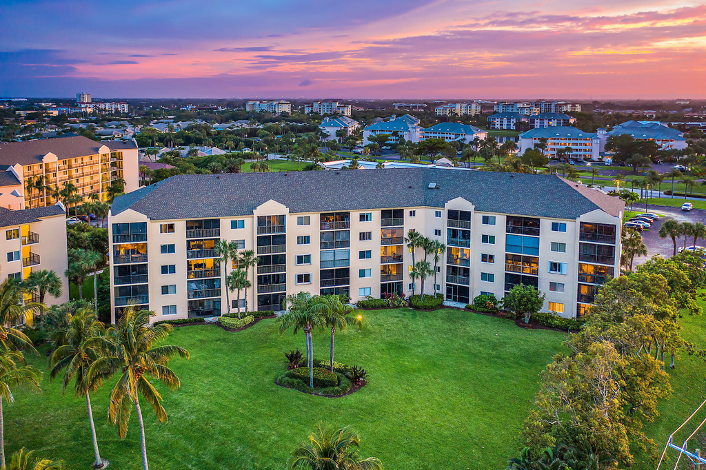 275 Palm Avenue - Photo 2
