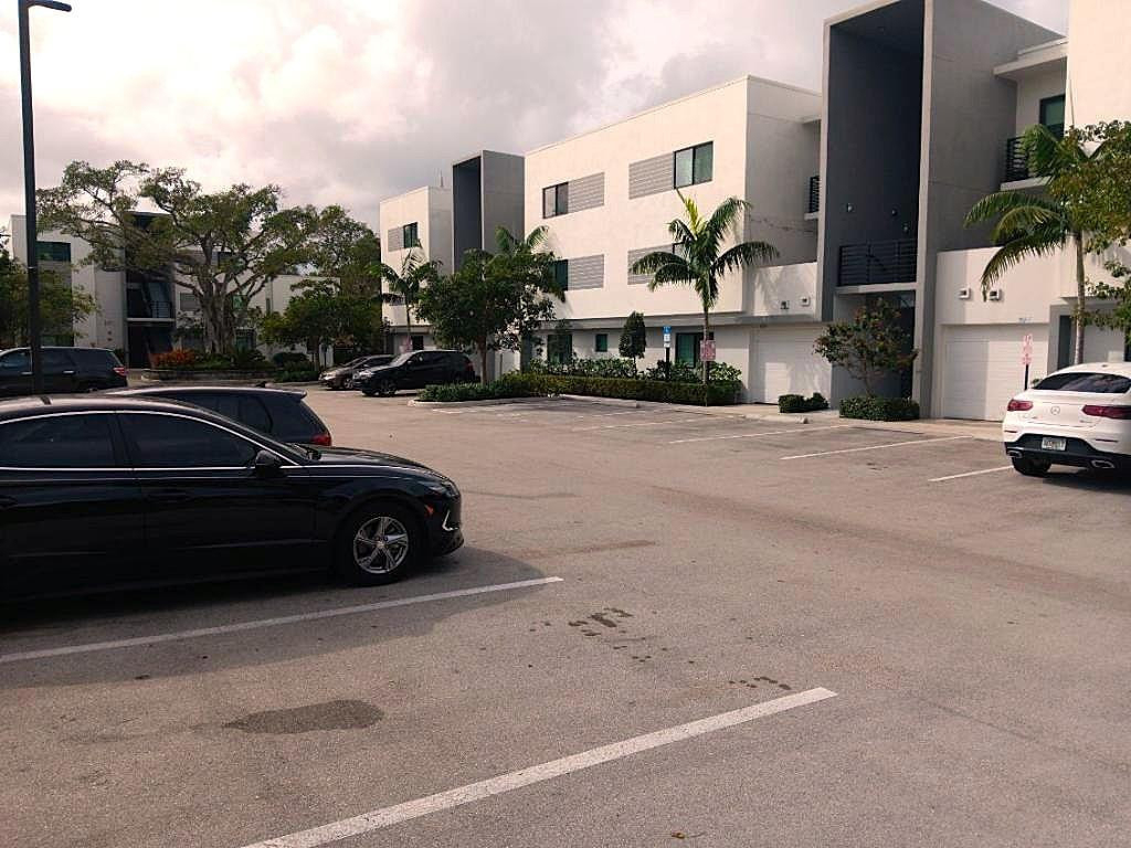 3050 Nw 68th Street - Photo 3