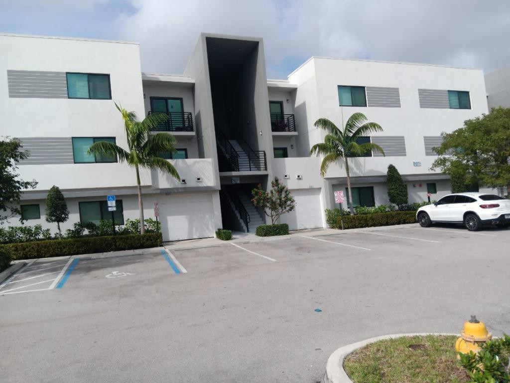 3050 Nw 68th Street - Photo 4