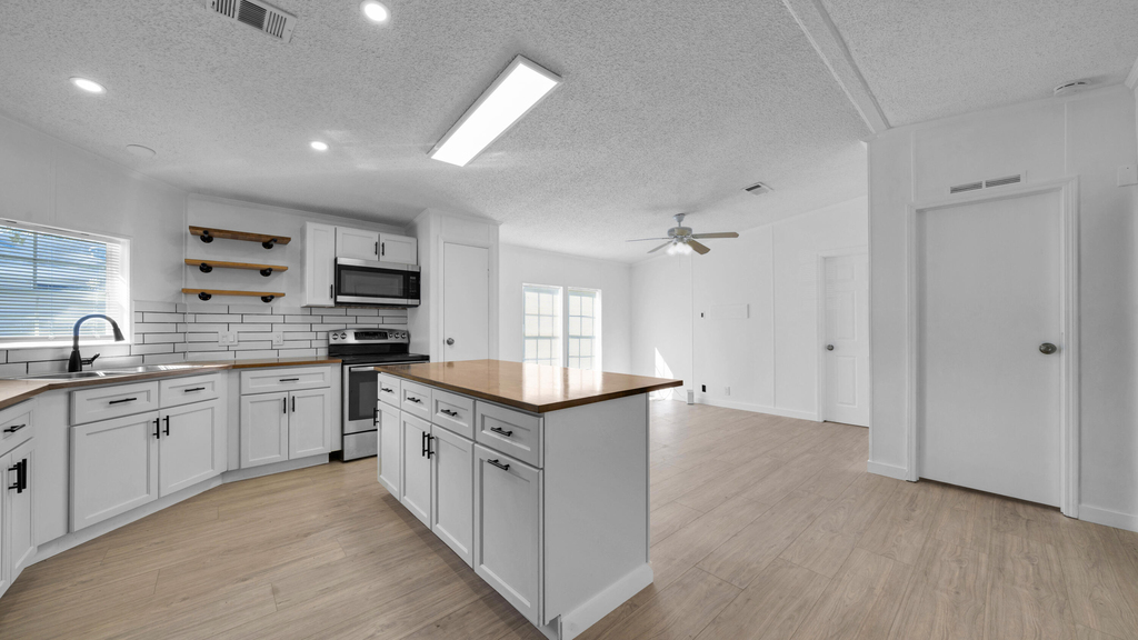 4905 Ne 2nd Way - Photo 2
