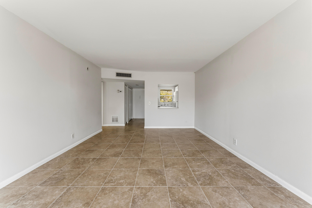 1638 Embassy Drive - Photo 20