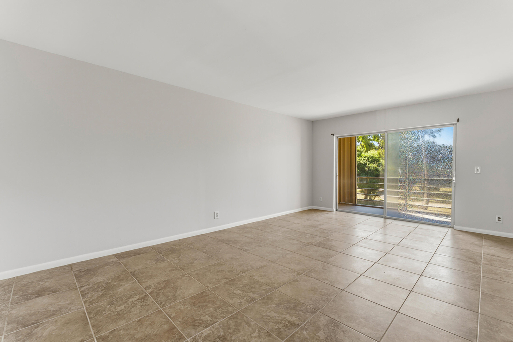 1638 Embassy Drive - Photo 17