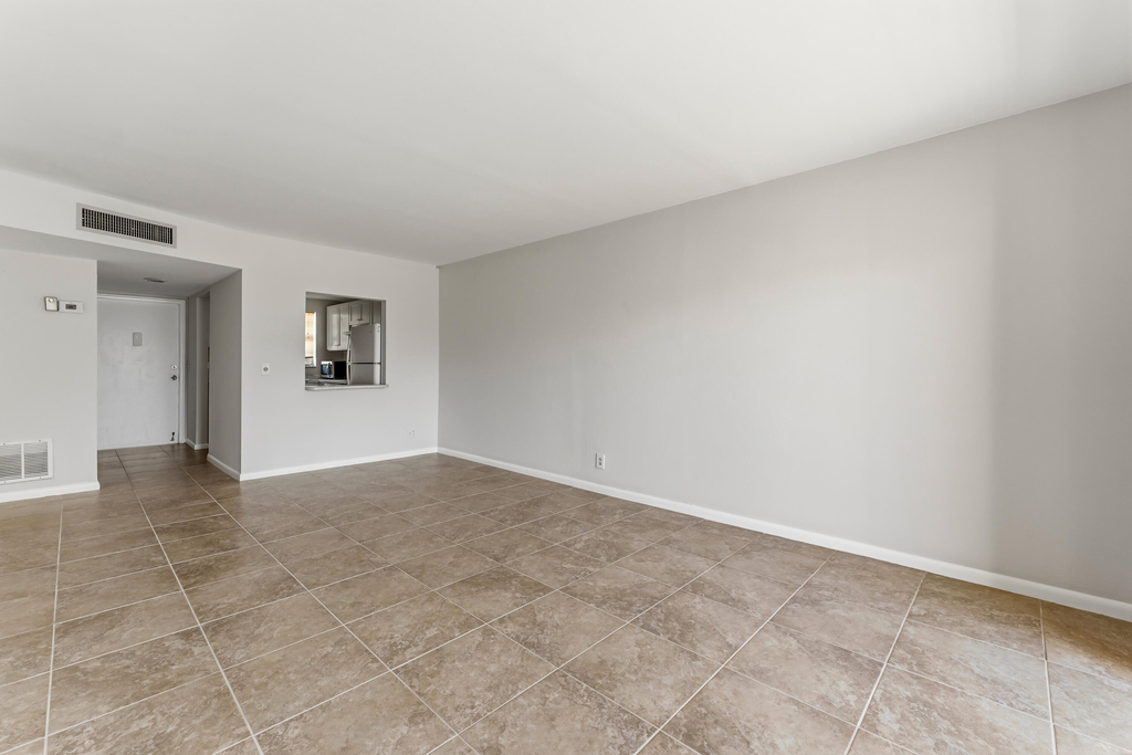 1638 Embassy Drive - Photo 19