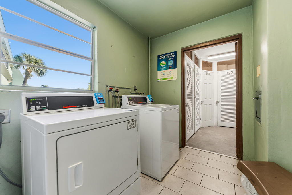 1638 Embassy Drive - Photo 15