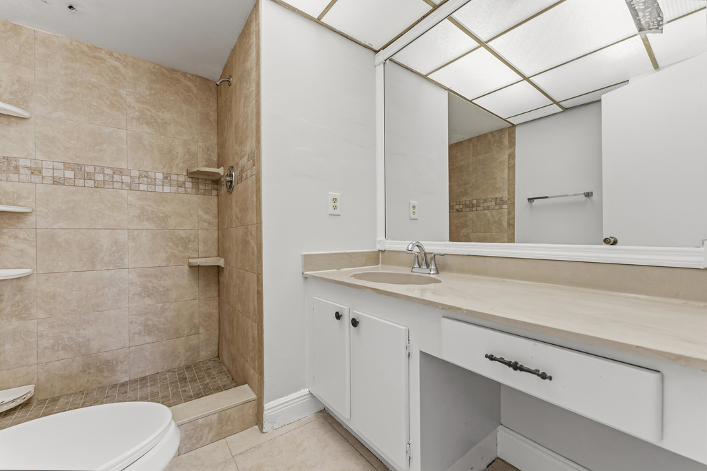 1638 Embassy Drive - Photo 39