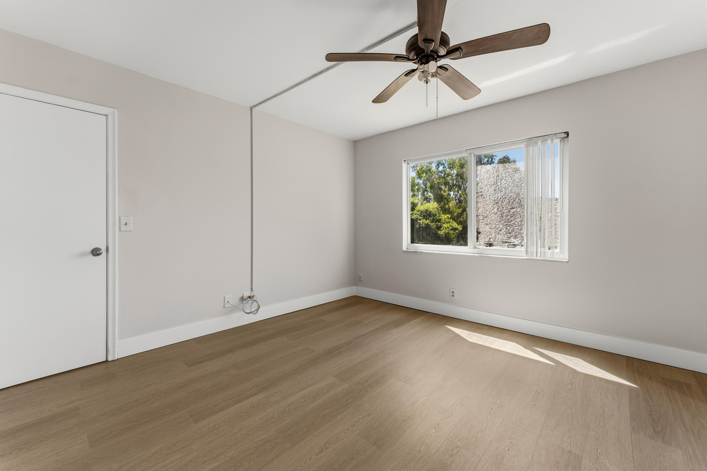 1638 Embassy Drive - Photo 34