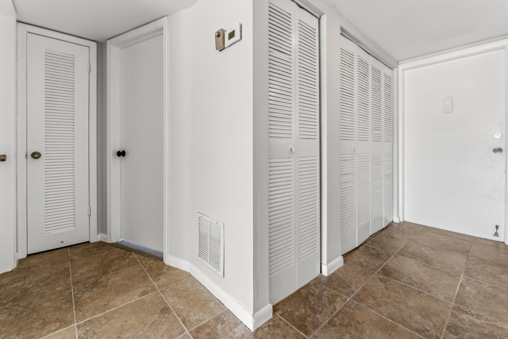 1638 Embassy Drive - Photo 32