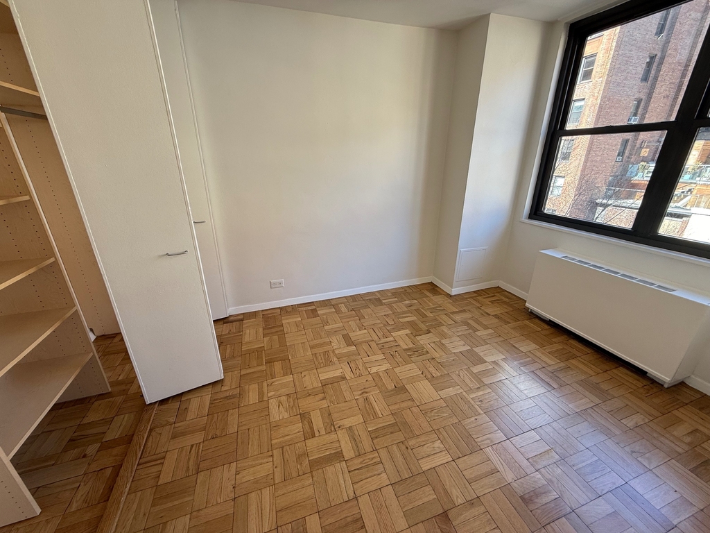 333 East 49th Street - Photo 3
