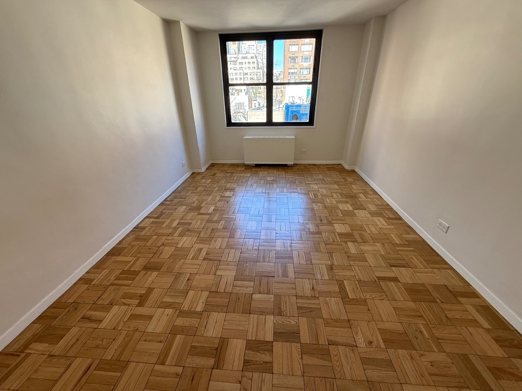 333 East 49th Street - Photo 11