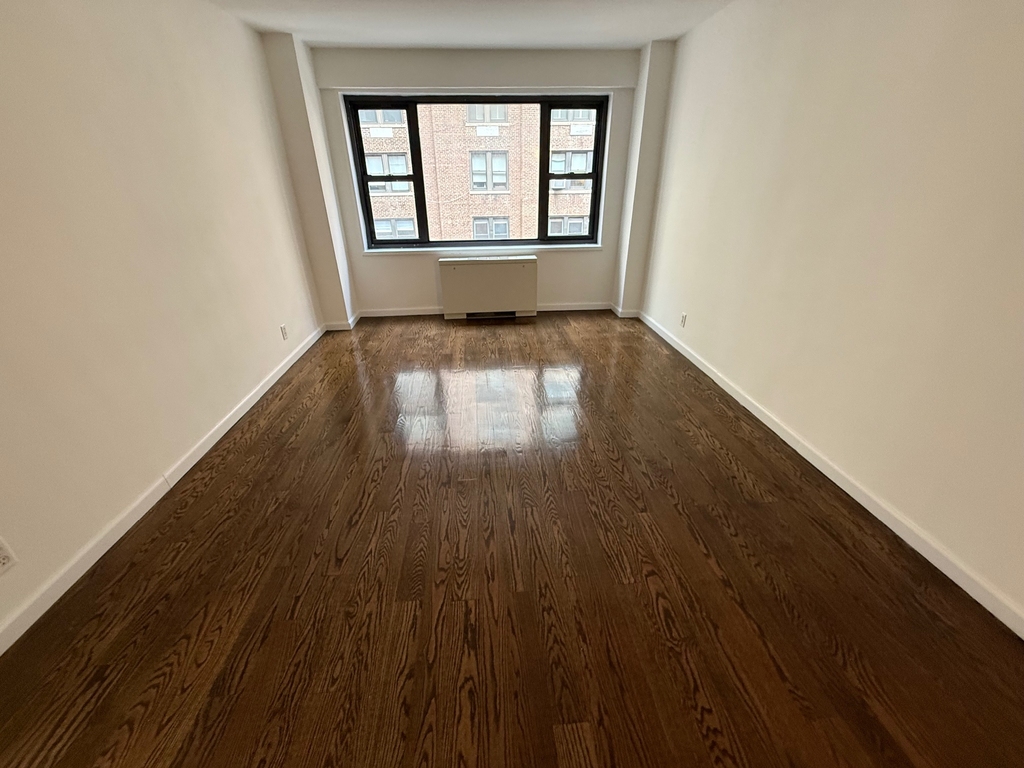 405 East 56th Street - Photo 9