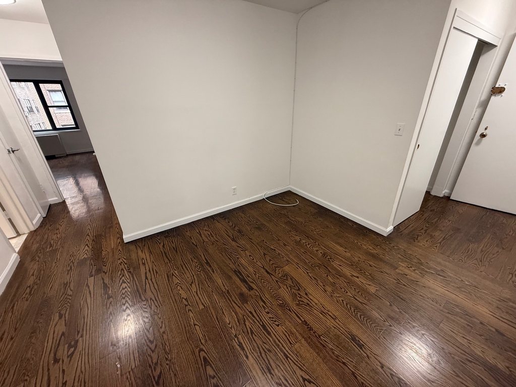 405 East 56th Street - Photo 5