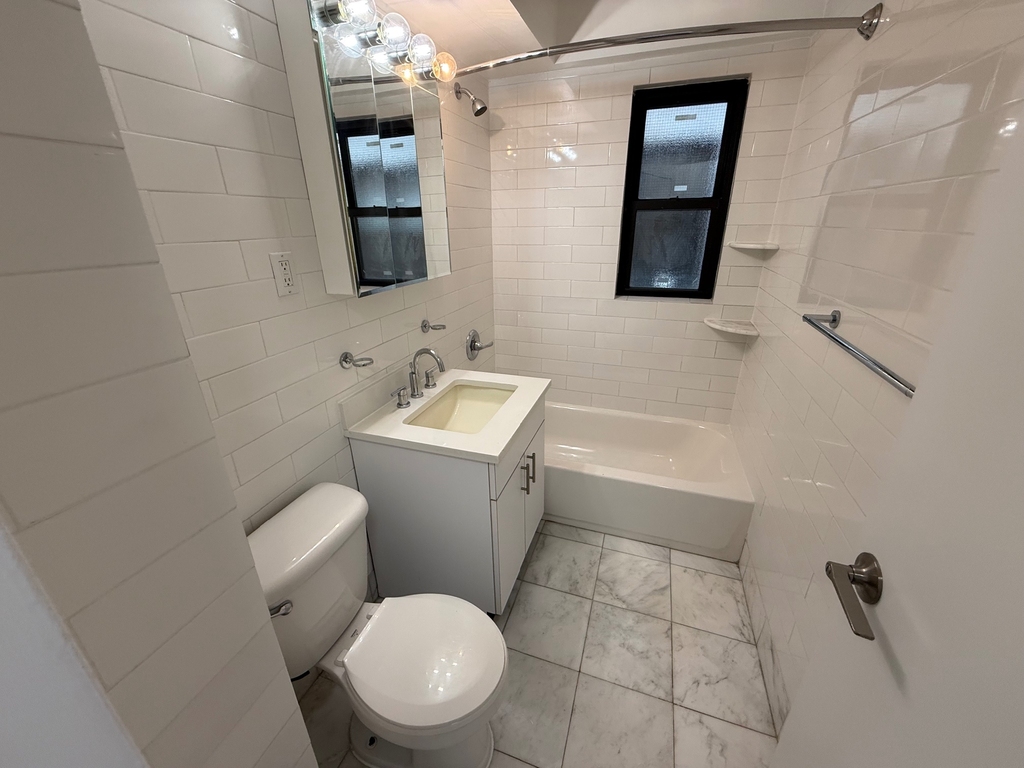 405 East 56th Street - Photo 6