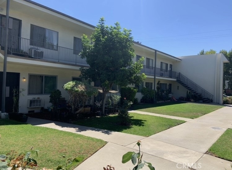 425 Fairview - Photo 3