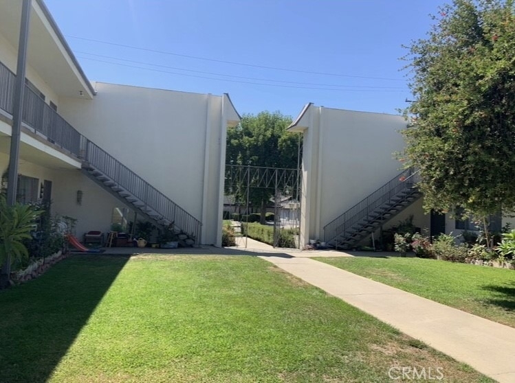 425 Fairview - Photo 5