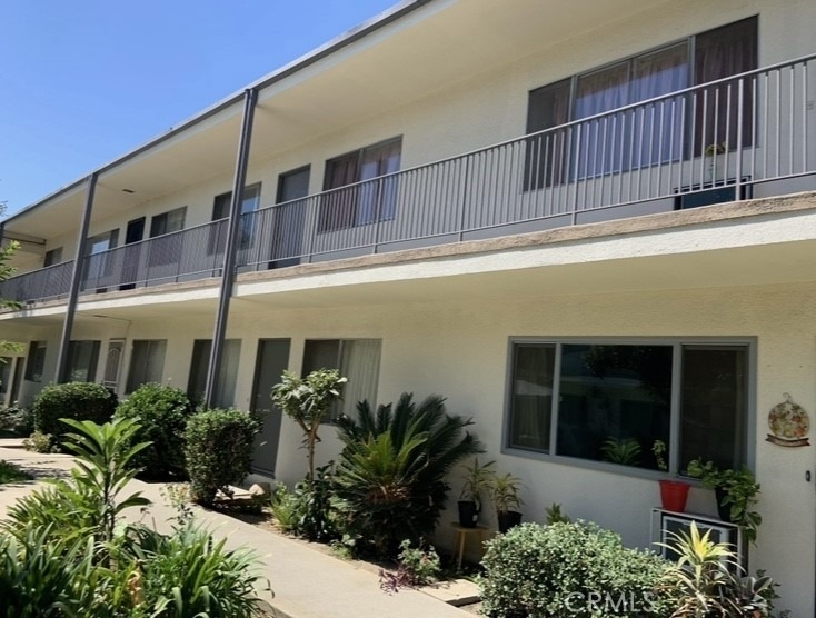 425 Fairview - Photo 2