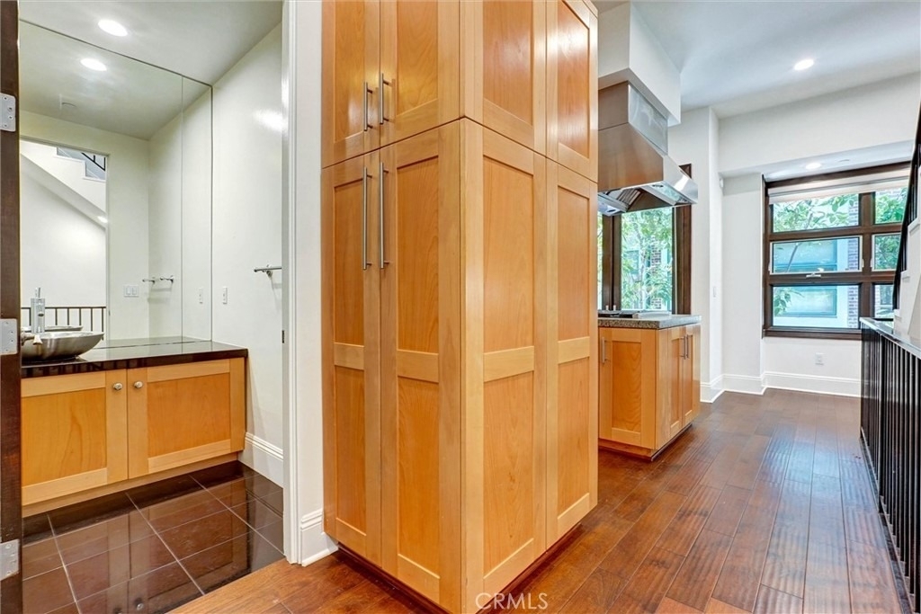 2323 S Beverly Glen - Photo 4