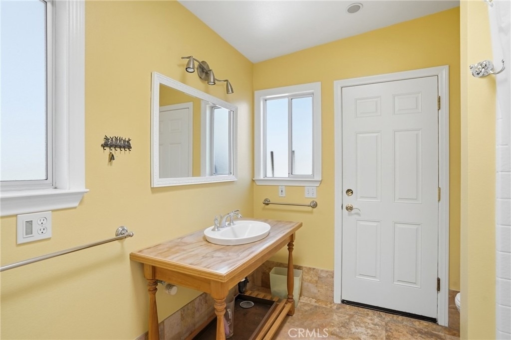 2611 Janin Way - Photo 38
