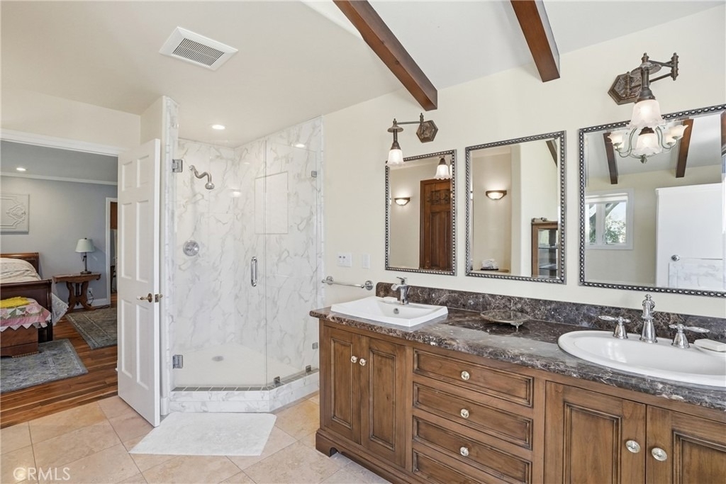2611 Janin Way - Photo 32