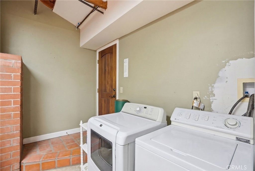 2611 Janin Way - Photo 39