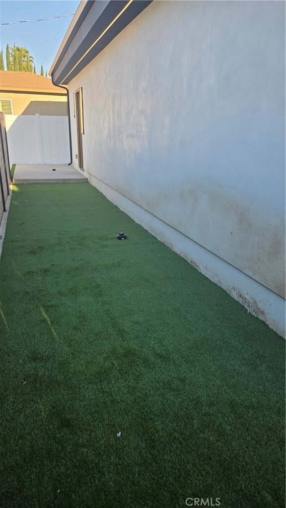 22730 Mariano Street - Photo 4
