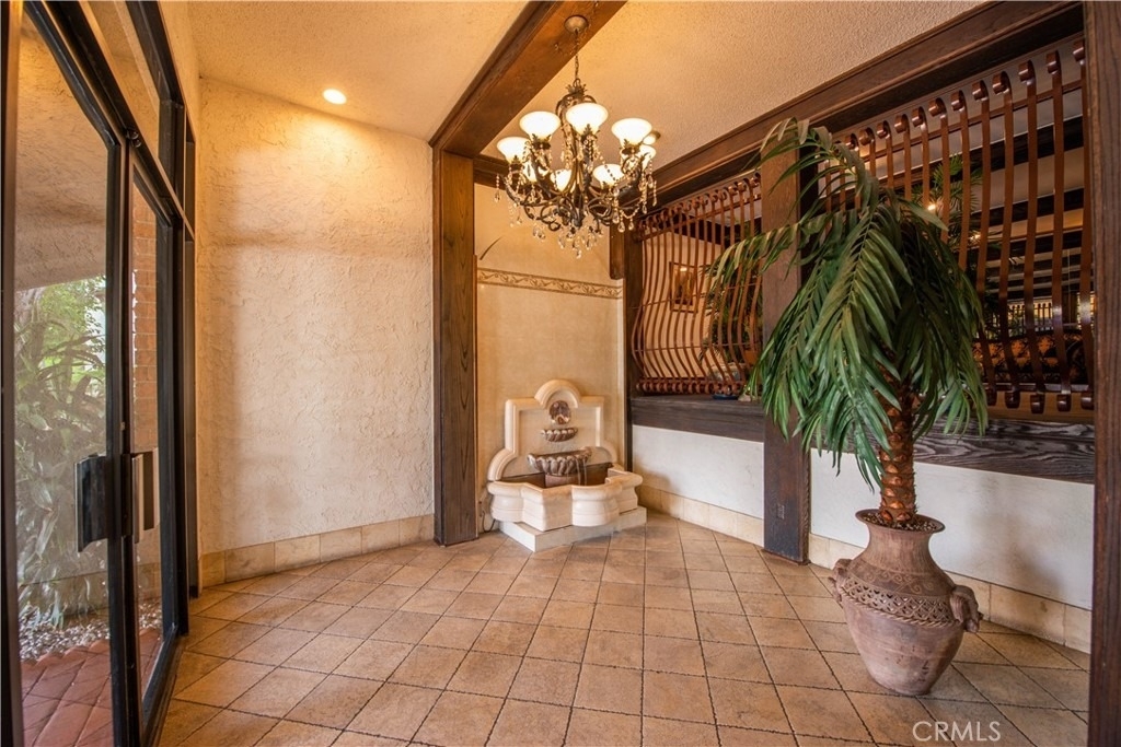 12830 Burbank Boulevard - Photo 6