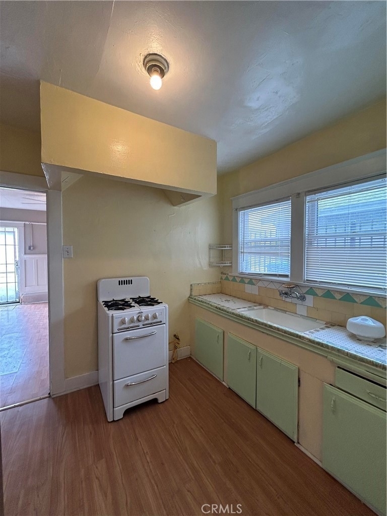 384 W 15th St - Photo 9