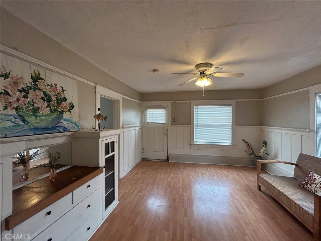 384 W 15th St - Photo 2