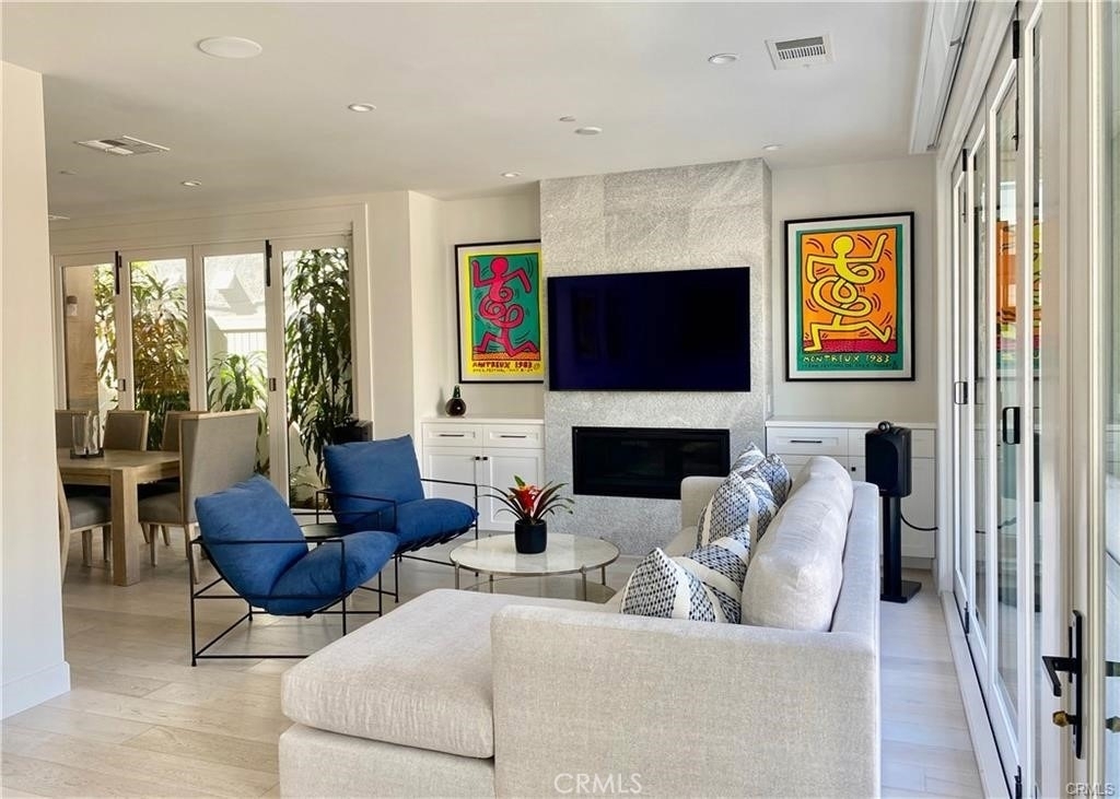 203 Sapphire - Photo 3