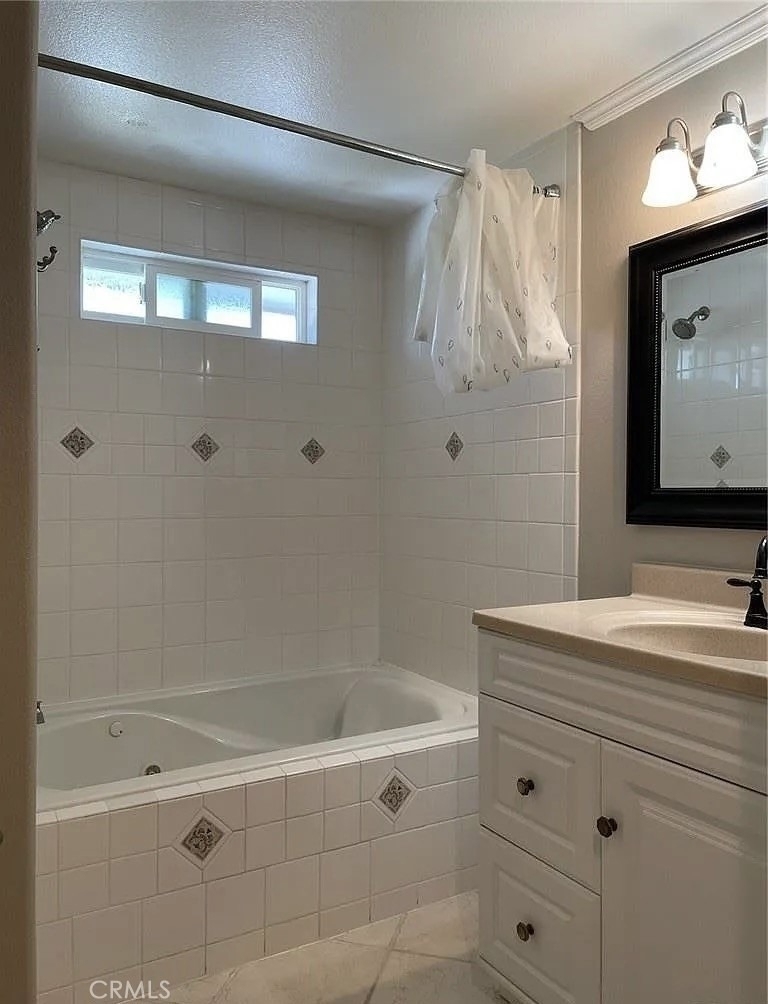 1049 Evergreen Court - Photo 10