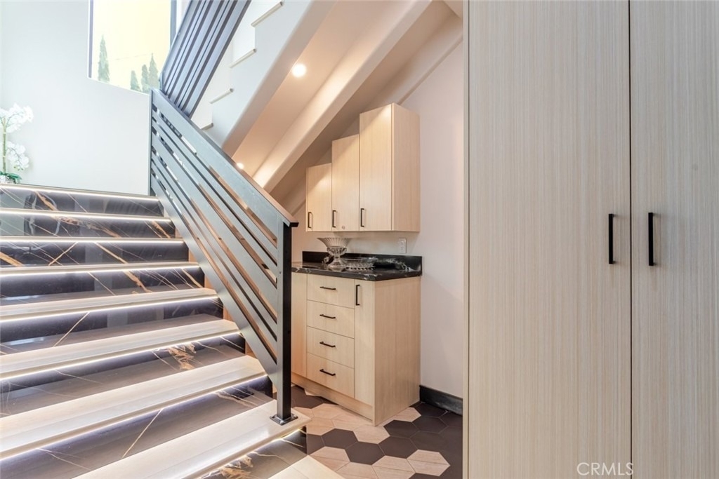 8252 Morse Avenue - Photo 16