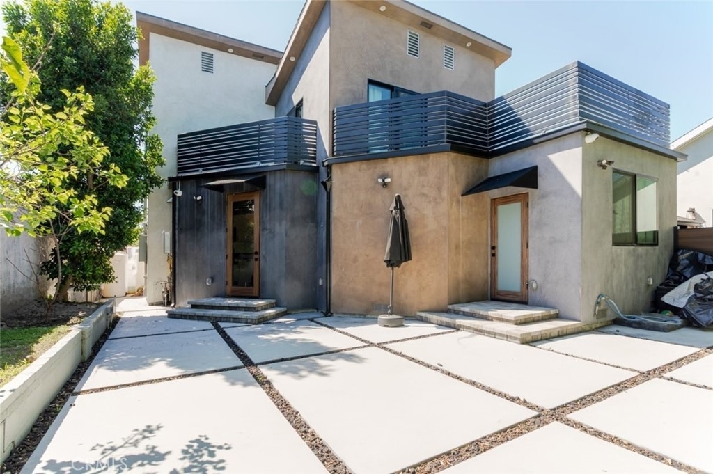 8252 Morse Avenue - Photo 2