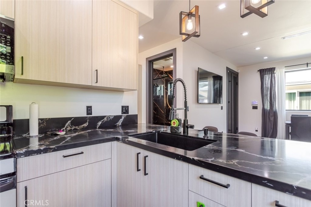 8252 Morse Avenue - Photo 12