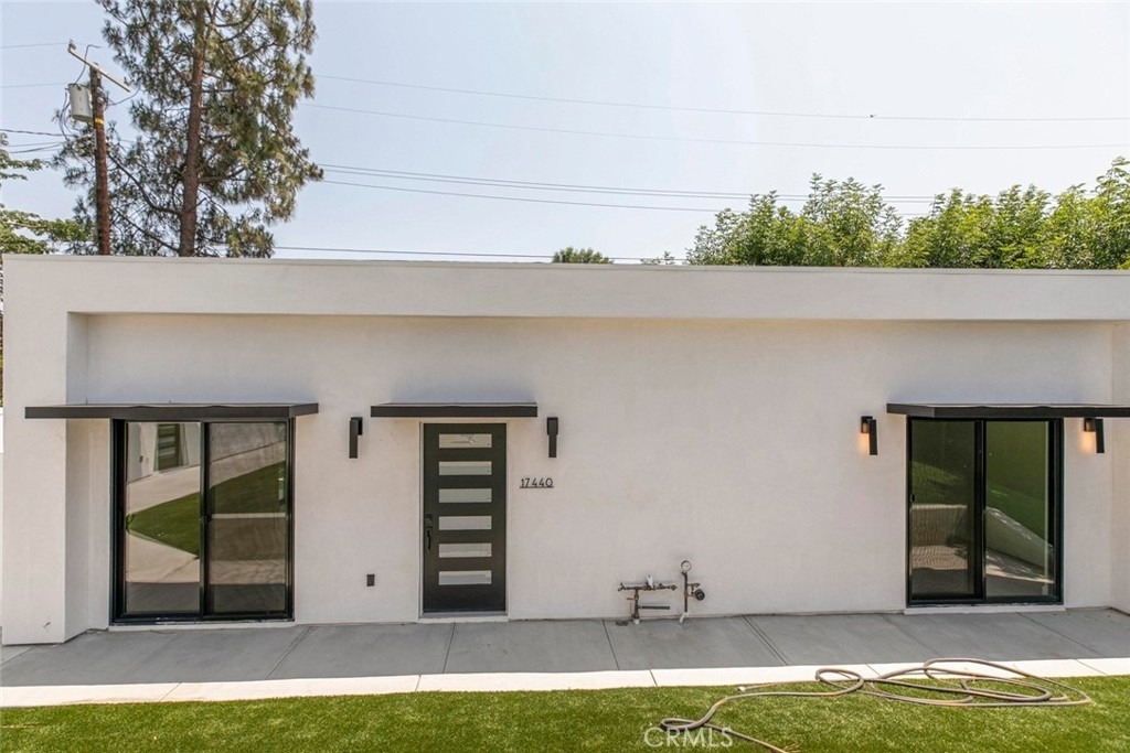 17440 Index Street - Photo 2