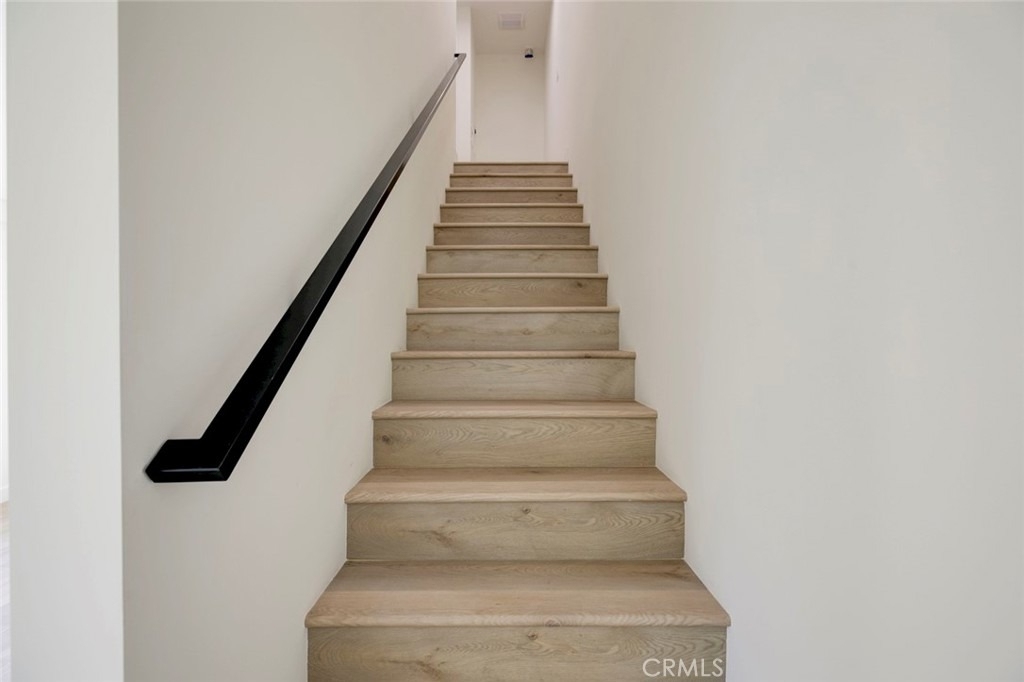 1070 Allen - Photo 10