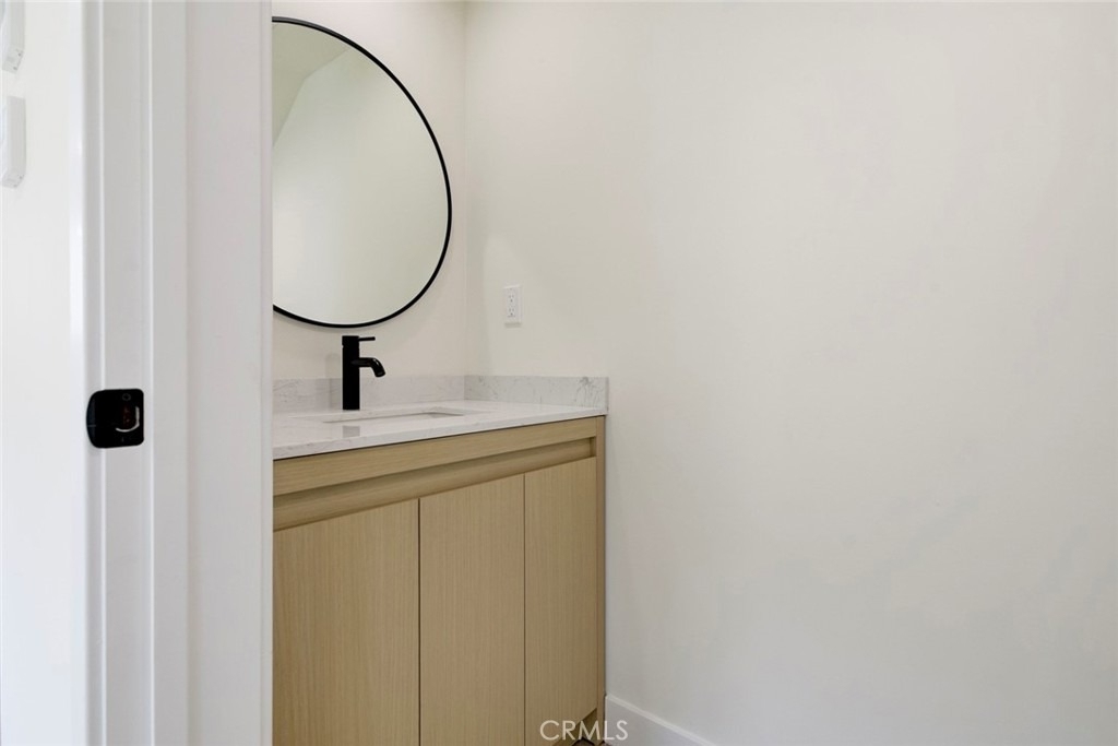 1070 Allen - Photo 7