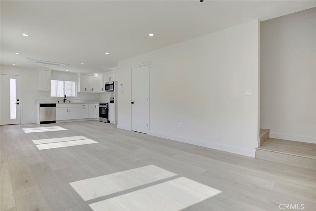 1070 Allen - Photo 8