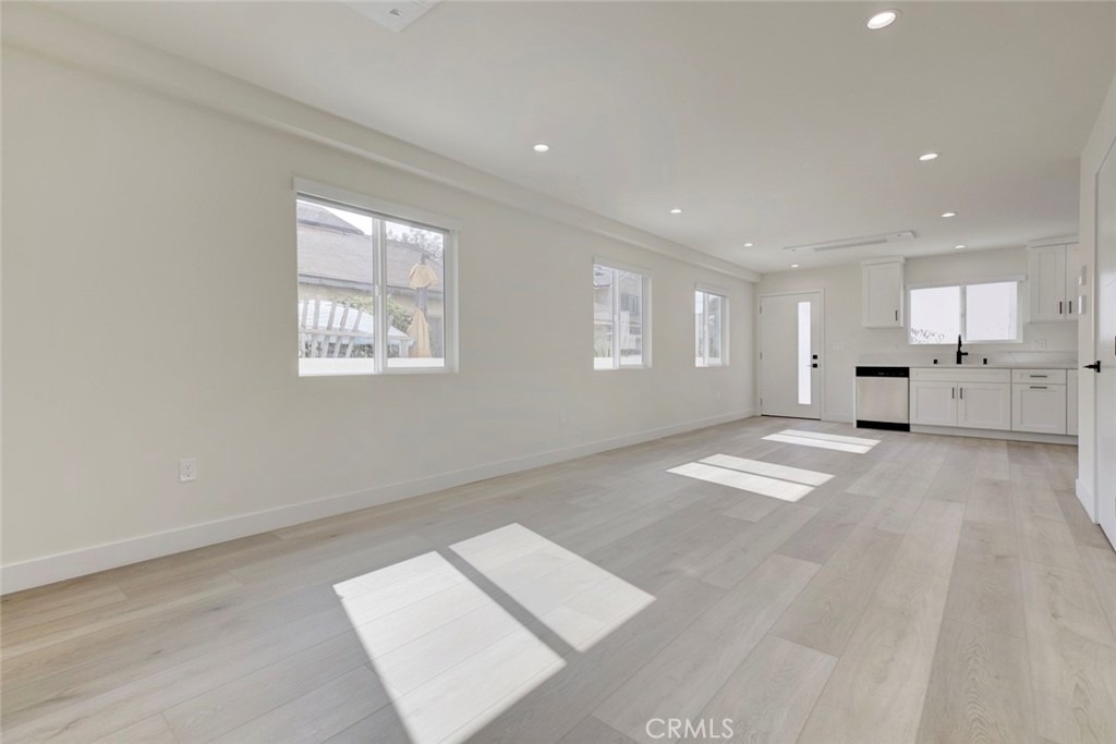 1070 Allen - Photo 9