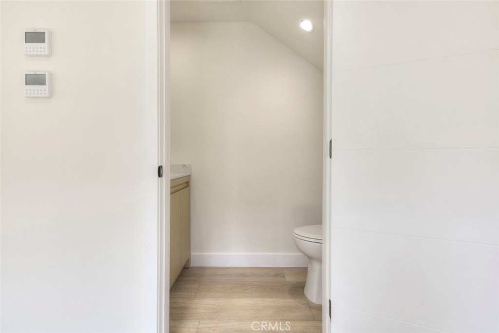 1070 Allen - Photo 6