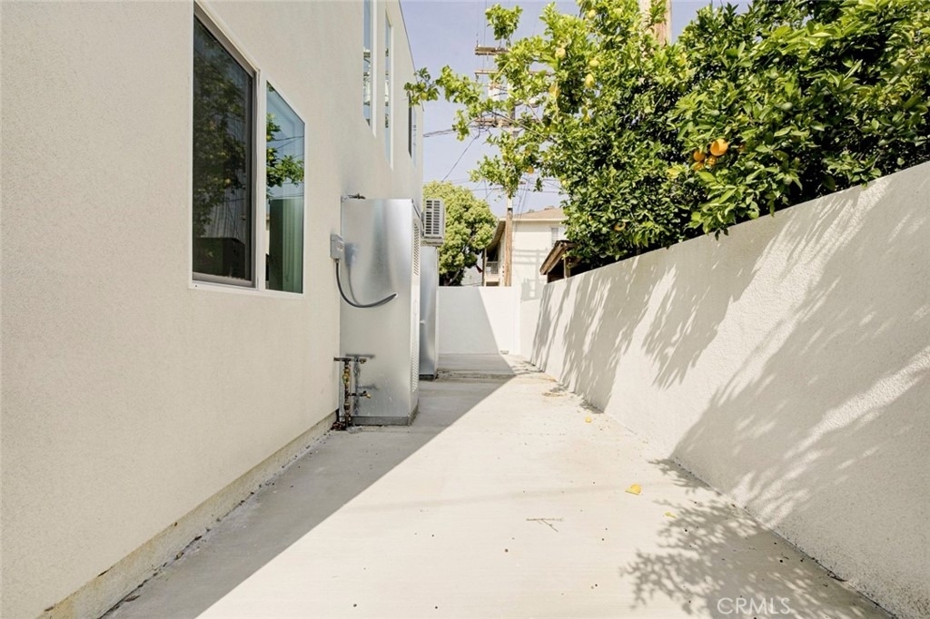 1070 Allen - Photo 19