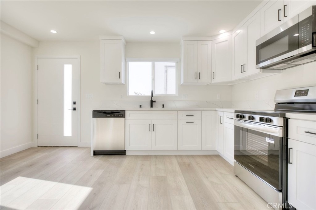 1070 Allen - Photo 4