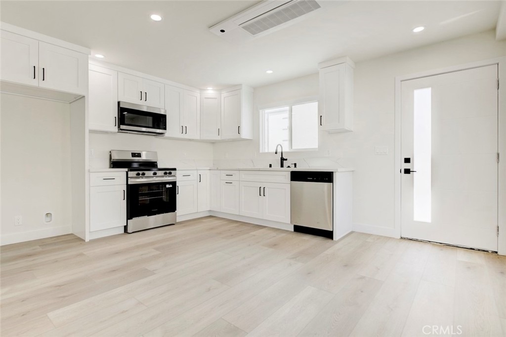 1070 Allen Avenue - Photo 5