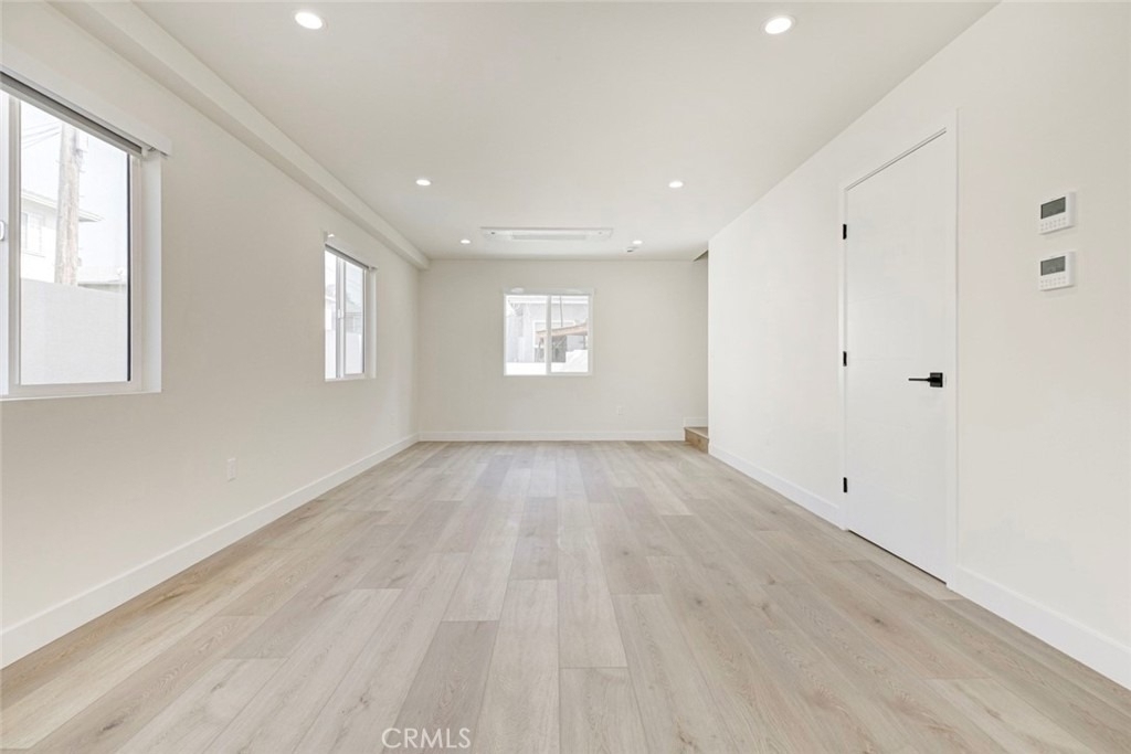 1070 Allen Avenue - Photo 7