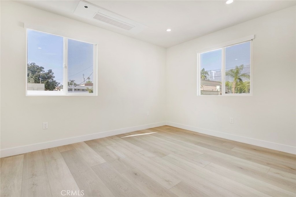 1070 Allen Avenue - Photo 16