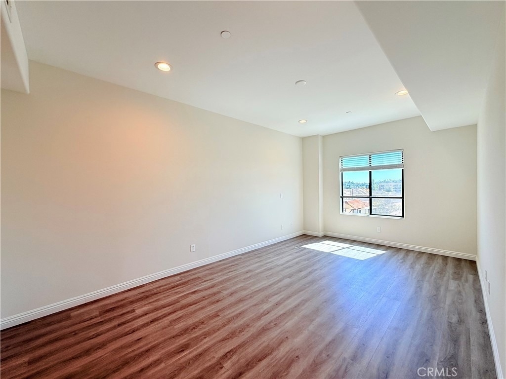 419 N Chandler Avenue - Photo 11